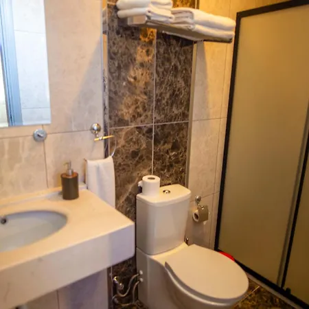 Cunda Mor Limon Oda ve Kahvaltı