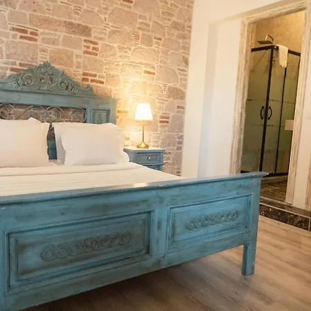 Oda ve Kahvaltı Cunda Mor Limon Ayvalı