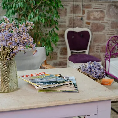 Frühstückspension Cunda Mor Limon