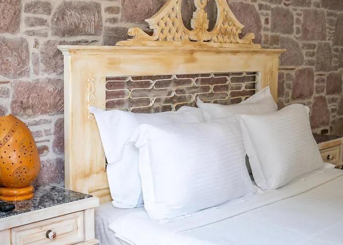 Cunda Mor Limon Ayvalı